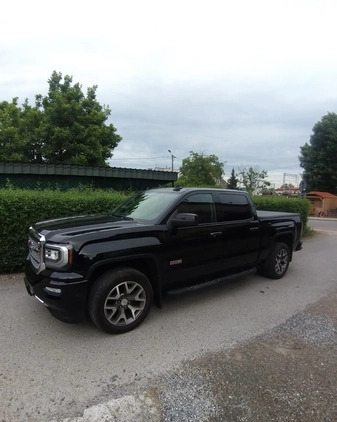 GMC Sierra cena 178000 przebieg: 170000, rok produkcji 2017 z Tarnów małe 301